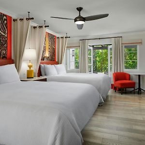 Queen Suite Two Queen Beds